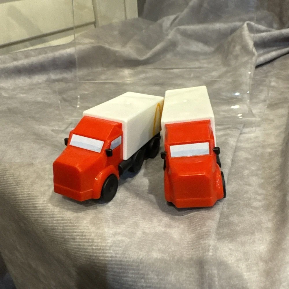 2025 McDonald's HAPPY MEAL TOY:‎ Lil' McDonald's #16 Delivery Truck